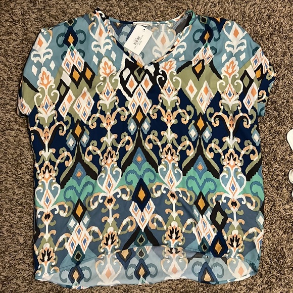 Women’s Top - Picture 1 of 4